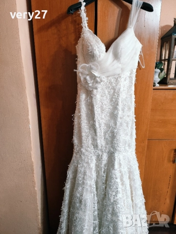 сватбена рокля