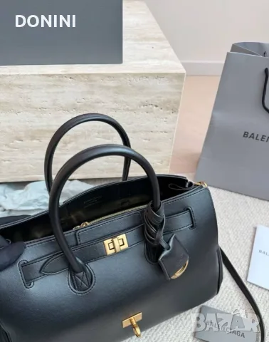 Balenciaga Дамска чанта, кожа, снимка 3 - Чанти - 56016869