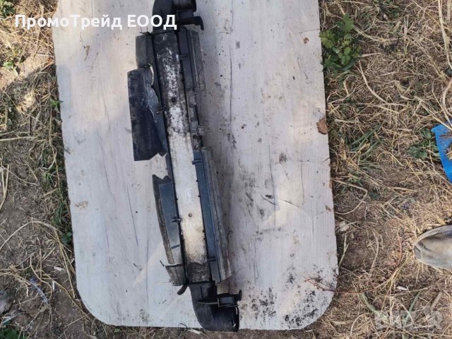 Интеркулер радиатор Мерцедес С220 Mercedes W203 C220 A2035000600 2035000600, снимка 2 - Части - 42486149