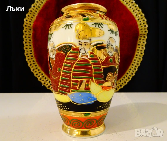 Порцеланова ваза Satsuma,злато,емайли,печат. 