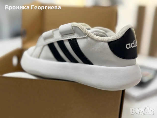 Детски обувки Adidas 26 ти номер ,15 см .стелка, снимка 2 - Детски маратонки - 54325587