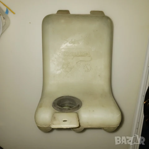 Казанче и помпи за чистачките на ФРИЛЕНДЪР 1, снимка 2 - Части - 51239754