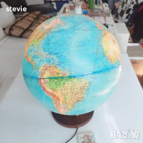 Светещ глобус