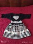 Рокля в черно и златисто на Lilia fashion Plovdiv, размер S, снимка 1 - Рокли - 36767821