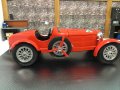 Метална количка Bburago Alfa Romeo 2300 Monza Red 1934 1/18, снимка 5