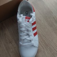 Дамски маратонки Adidas, снимка 2 - Маратонки - 42385191