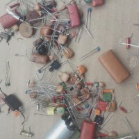 Продавам стари кондензатори, снимка 4 - Друга електроника - 29968895