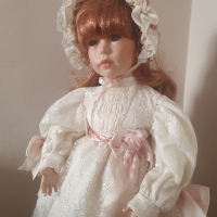Английска порцеланова кукла Debra , снимка 13 - Колекции - 44527300