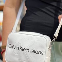 Calvin klein дамска чанта през рамо стилна код 205, снимка 4 - Чанти - 42820215