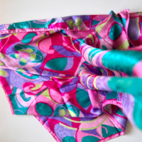 Цветен прекрасен копринен шал, снимка 10 - Шалове - 44808608