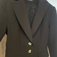 Черно вталено сако Стилна жена, размер XS/S, снимка 2 - Сака - 44715006