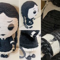 Пинята/тематичен декор Wednesday Addams, снимка 4 - Други - 39542747