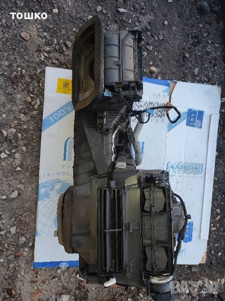 Пасат  2005 г.конзола за радиаторче на климатик и парно, снимка 1