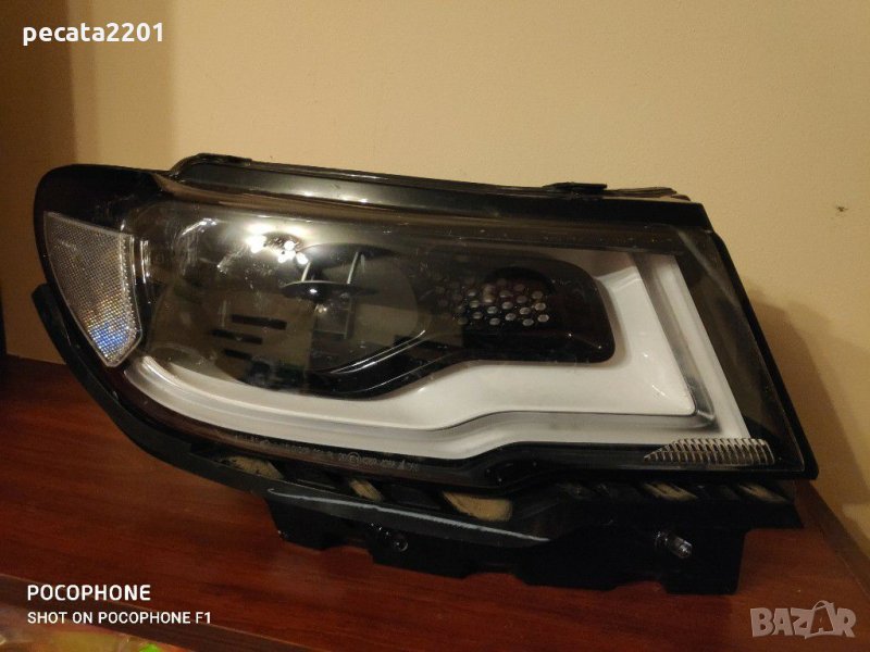 Продавам - оригинален десен Led фар за Джип Компас за части, снимка 1