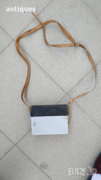 Стара акумулаторна батерия за фотоапарат, снимка 1