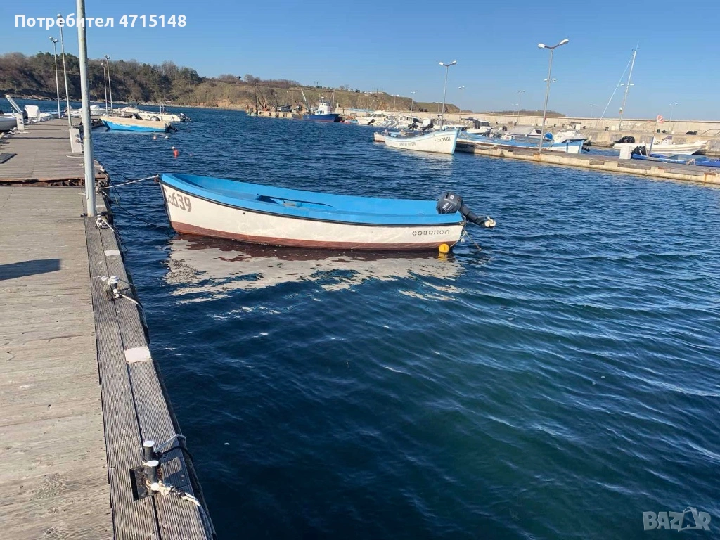 Продава се рибарска лодка със лиценз за стопаски риболов и двигател ямаха 4тактов 8 к.с, снимка 1