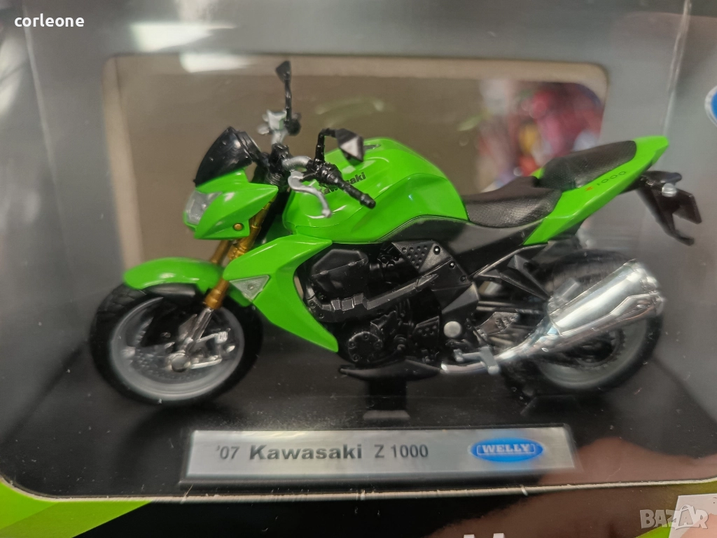 Два мотора Кавазаки в мащаб 1:18 на Welly нови е кутии, снимка 1