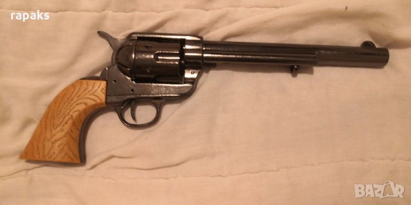 Нестреляща колекционерска реплика на емблематичният револвер Колт 45 писмейкър. За колекция, игра и , снимка 1