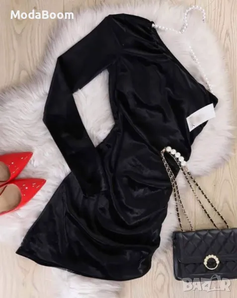 Дамска рокля от кадифе, снимка 1