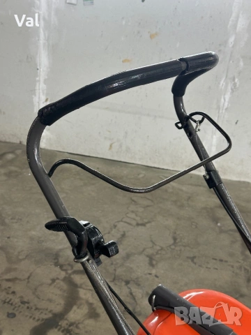 Бензинова косачка Hosqvarna , снимка 3 - Градинска техника - 53974776