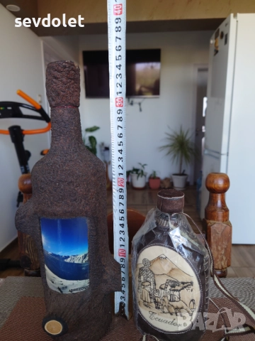 Интересен и красив лот-Колекционерски бутилки.Цената е за двете., снимка 4 - Други стоки за дома - 51816702