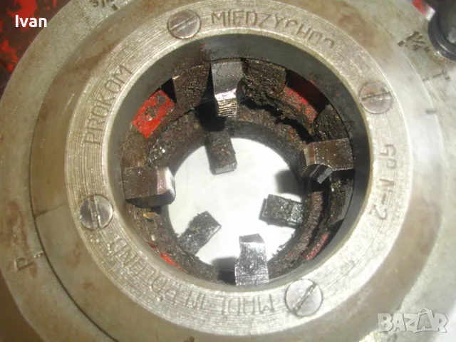 2 ЦОЛА Водопроводна Плашка ВИНТОНАРЕЗКА с поставени ножове 1 1/2-2 цола резби на тръби Полска PROKOM, снимка 10 - Други инструменти - 47317659