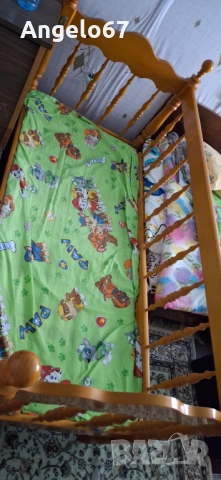Дървено креватче за бебе с матрак и чаршафи., снимка 3 - Бебешки легла и матраци - 54045421
