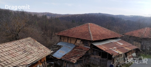 Къща с двор и плевня в кв. на гр. Трявна , снимка 8 - Къщи - 53975812