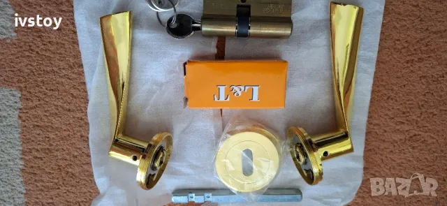 Метални дръжки за врати златист цвят, снимка 3 - Интериорни врати - 47999684