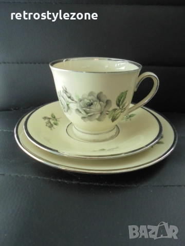 № 8582 Стар троен порцеланов сет (КРМ)  