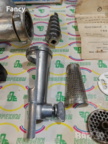 Руска месо мелачка с представки, снимка 3 - Антикварни и старинни предмети - 53244047