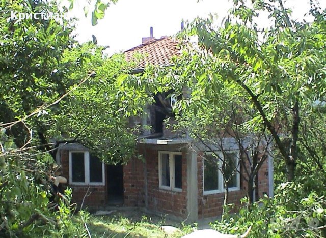 Продавам къща с двор с.Драговищица, снимка 2 - Къщи - 42023121