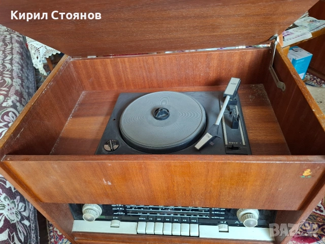 Подарявам радиошкаф , снимка 2 - Други ценни предмети - 54169078