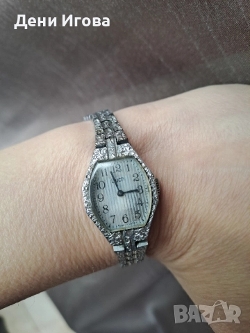 Уникален винтидж дамски часовник гривна Luch (Луч), снимка 3 - Дамски - 52060395