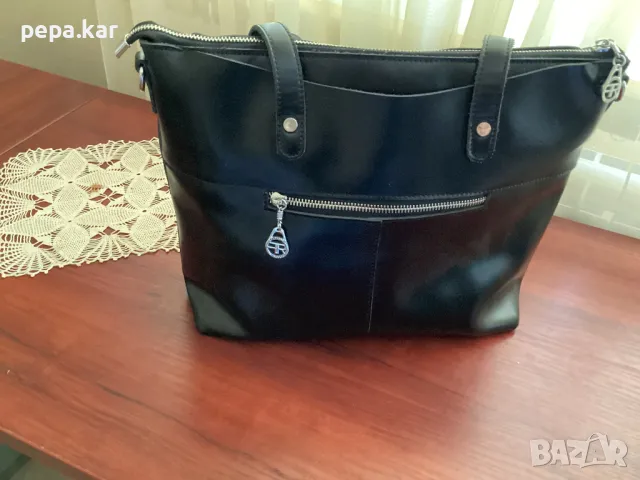 Чанта -Черна кожена чанта Farfalla rosso НОВА, снимка 2 - Чанти - 50125495