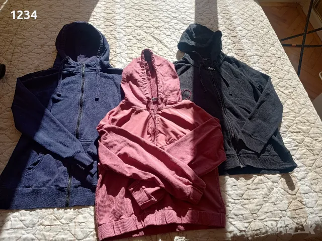 три броя ватирани суичъри 