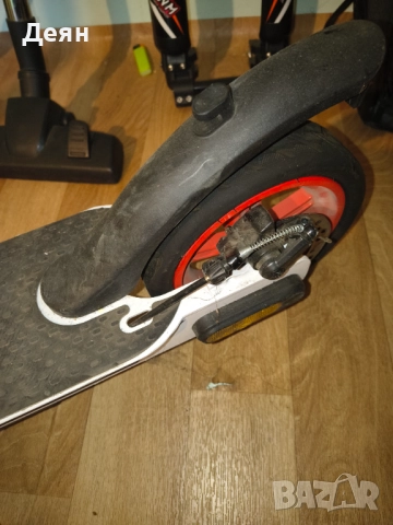 Електрическа тротинетка Aprilia, снимка 2 - Велосипеди - 52882223