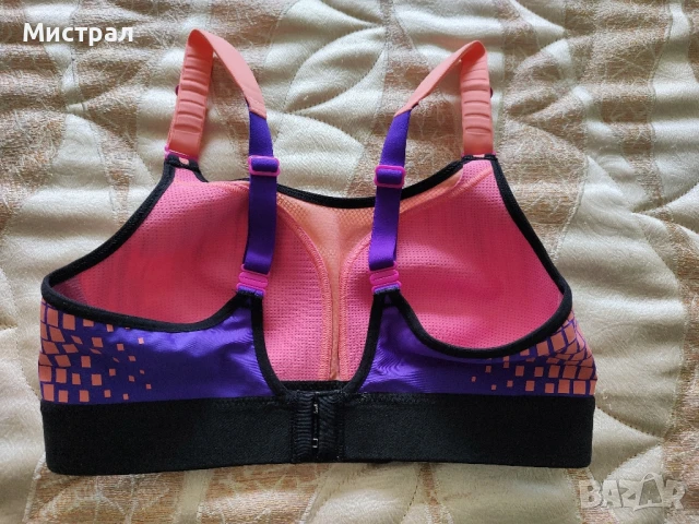 Спортен сутиен Triumph triaction , снимка 2 - Спортни екипи - 50666039