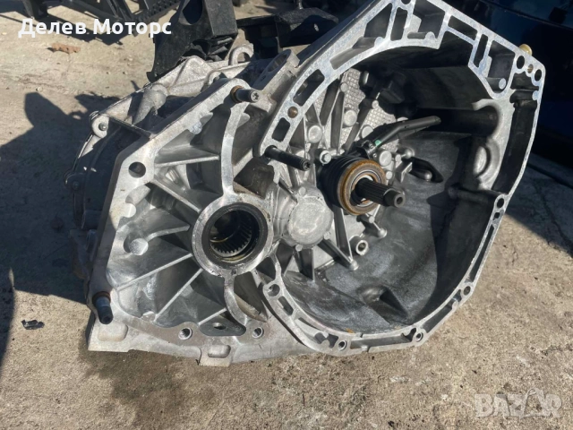 320102693R ръчна скоростна кутия 6ск. от Dacia Duster 2 1.3 TCe двигател H5H494