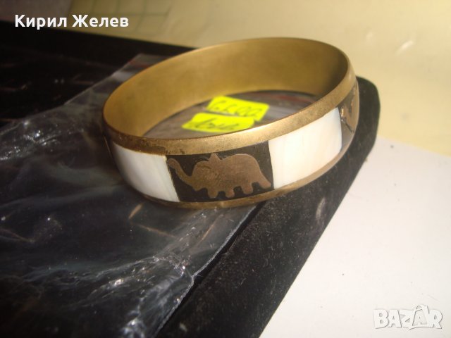 СТАРА ТИБЕТСКА БРОНЗОВА ГРИВНА с РОГ и СЕДЕФ и СЛОНЧЕ - МЕСИНГ 6688, снимка 3 - Гривни - 30757238