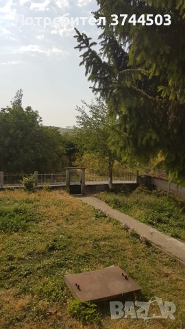 Продавам Фамилна къща с потенцял за крайпътен Бизнес , снимка 14 - Къщи - 53080009