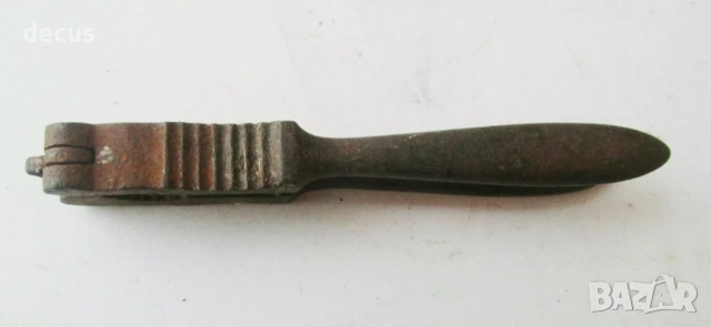 Антична метална лешникотрошачка – Рядка колекционерска вещ, снимка 2 - Антикварни и старинни предмети - 51456169
