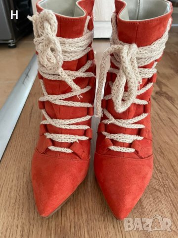 Екстравагантни боти с връзки, снимка 4 - Дамски боти - 39554153