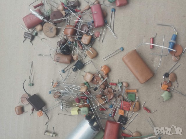 Продавам стари кондензатори, снимка 4 - Друга електроника - 29968895