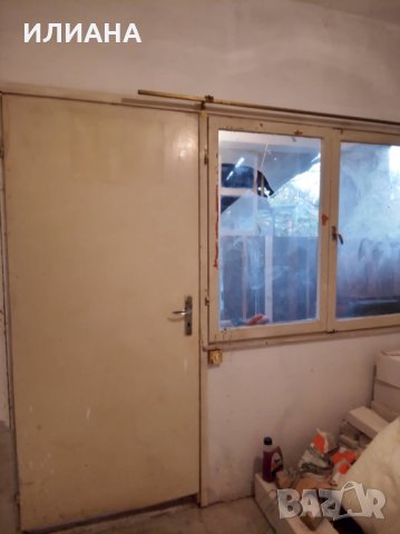 ДЪРВЕНА ВРАТА