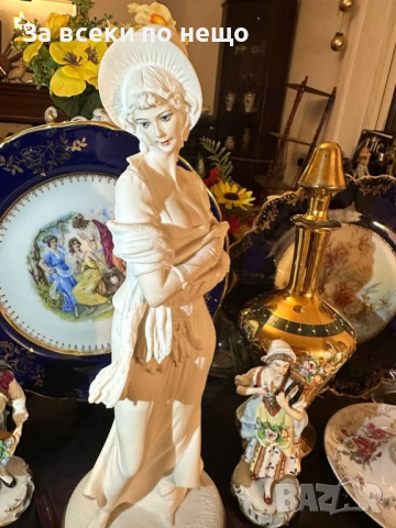 Capodimonte Italy  Circa 1987 автор  Bruno Merli - “ Дамата в бяло” Код P2084, снимка 10 - Декорация за дома - 54035137