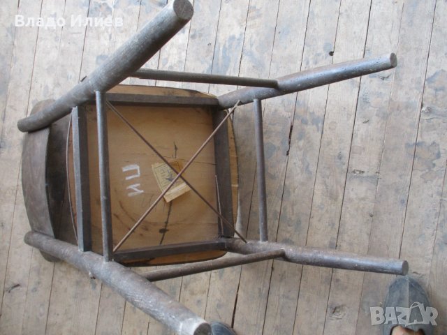 Столове  -4 дървени старинни с антикварна стойност и 2 метални-с дефекти  и подлежащи на ремонт, снимка 10 - Антикварни и старинни предмети - 34593711