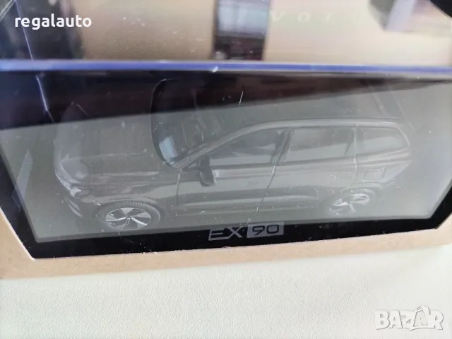 32251769,умален модел die-cast Volvo EX90,1:43, снимка 4 - Колекции - 49357369