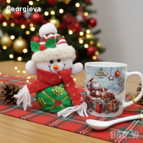 Празничен подаръчен комплект с чаша, лъжичка и снежен човек – готов за подаряване
