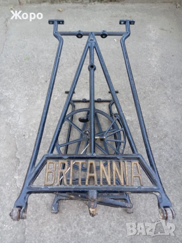 метални крака от шевна машина 30те BRITANNIA, снимка 4 - Антикварни и старинни предмети - 51151609